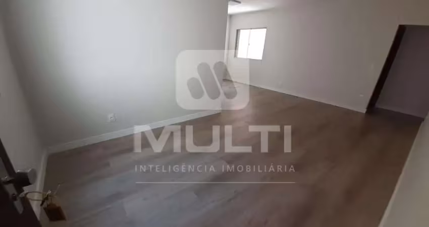 Apartamento com 3 quartos para alugar no Centro, Uberlândia 