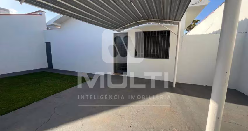 Casa com 3 quartos para alugar no Presidente Roosevelt, Uberlândia 