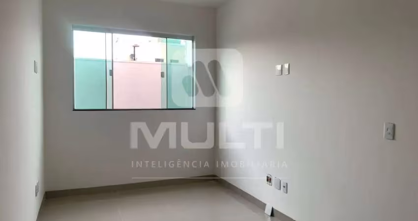 Apartamento com 2 quartos para alugar no Jardim Europa, Uberlândia 