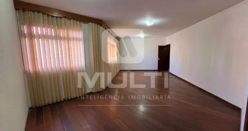 Apartamento com 3 quartos para alugar no Martins, Uberlândia 