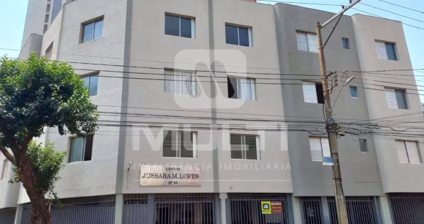 Apartamento com 3 quartos para alugar no Centro, Uberlândia 