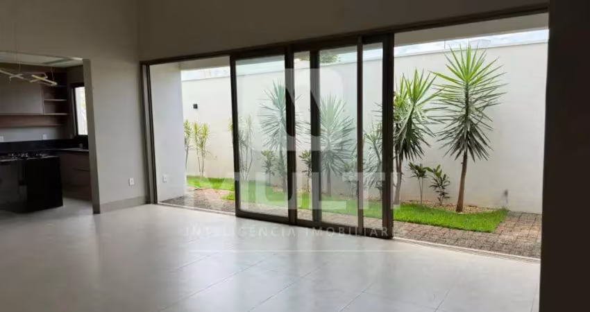 Casa em condomínio fechado com 4 quartos à venda no Alphaville, Uberlândia 