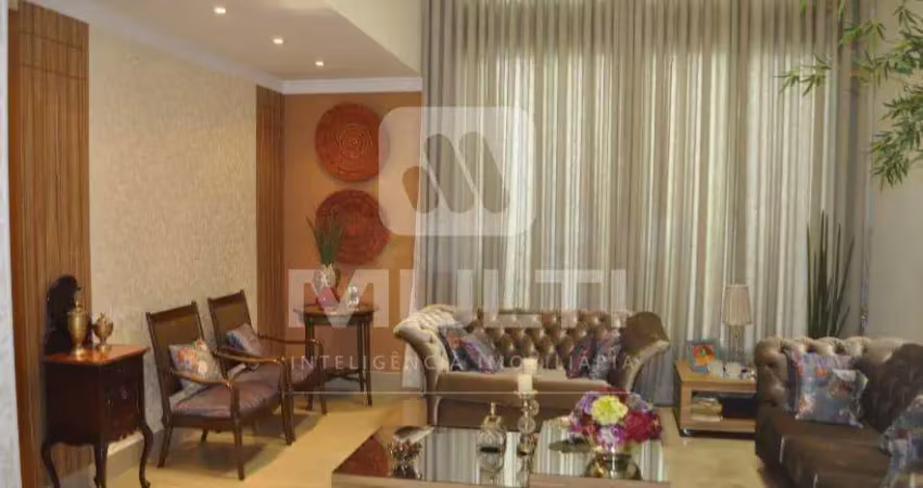 Casa com 3 quartos à venda no Vigilato Pereira, Uberlândia 