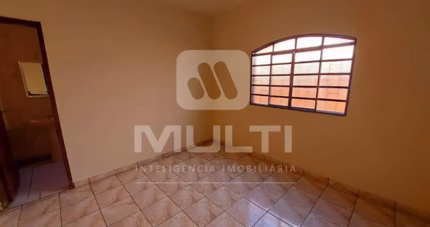 Casa com 3 quartos à venda na Cidade Jardim, Uberlândia 