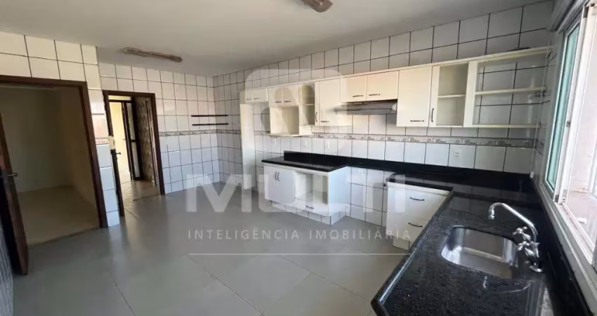 Cobertura com 3 quartos para alugar no Santa Mônica, Uberlândia 