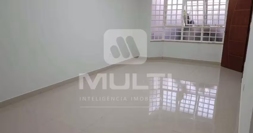 Casa com 4 quartos à venda no Santa Mônica, Uberlândia 