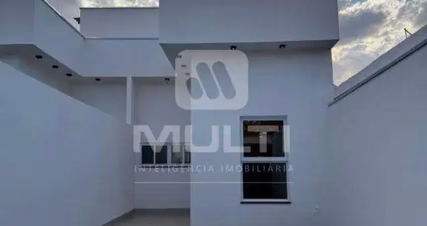 Casa com 3 quartos à venda no Santa Mônica, Uberlândia 