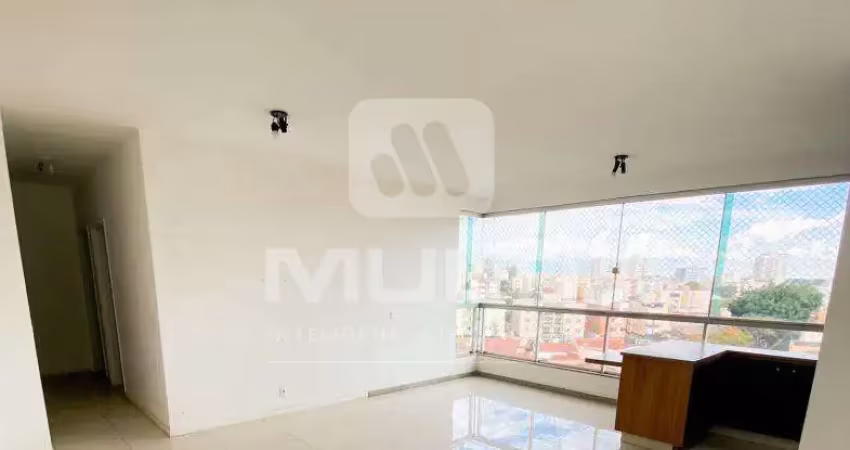 Apartamento com 3 quartos para alugar no Santa Mônica, Uberlândia 