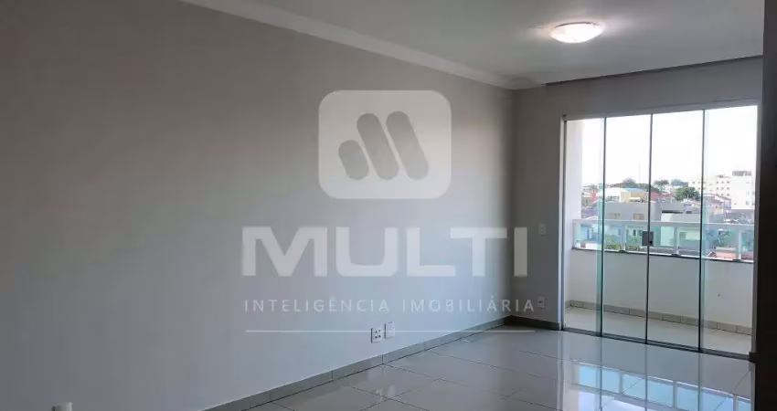 Apartamento com 3 quartos para alugar no Brasil, Uberlândia 