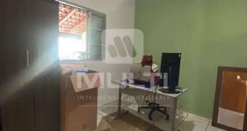 Casa com 3 quartos à venda no Canaã, Uberlândia 