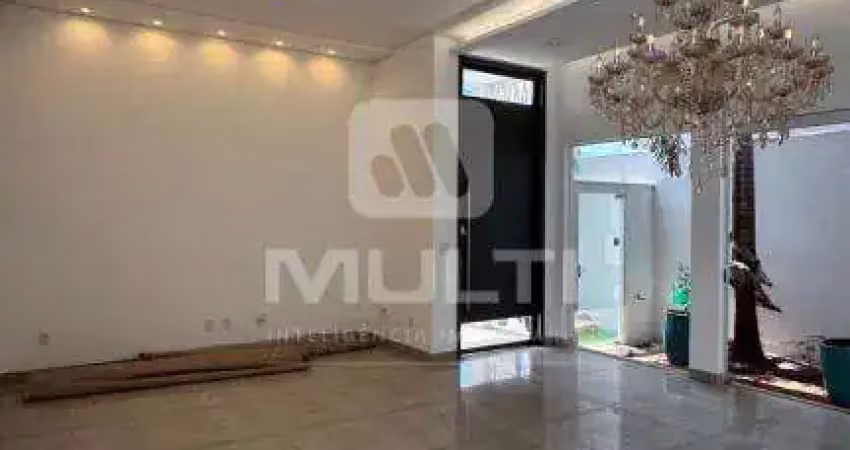 Casa em condomínio fechado com 3 quartos à venda no Jardins Barcelona, Uberlândia 