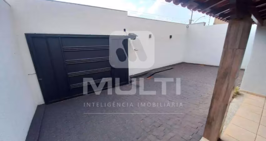 Casa com 3 quartos para alugar em Saraiva, Uberlândia 