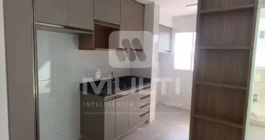 Apartamento com 3 quartos para alugar no Granja Marileusa, Uberlândia 