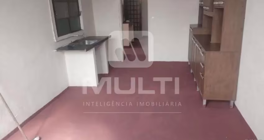 Casa com 4 quartos para alugar no Morada dos Pássaros, Uberlândia 