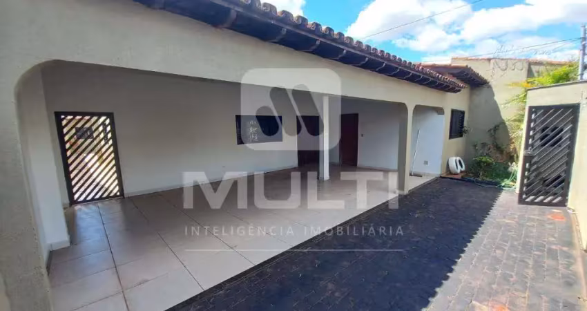 Casa com 4 quartos para alugar no Jardim Brasília, Uberlândia 