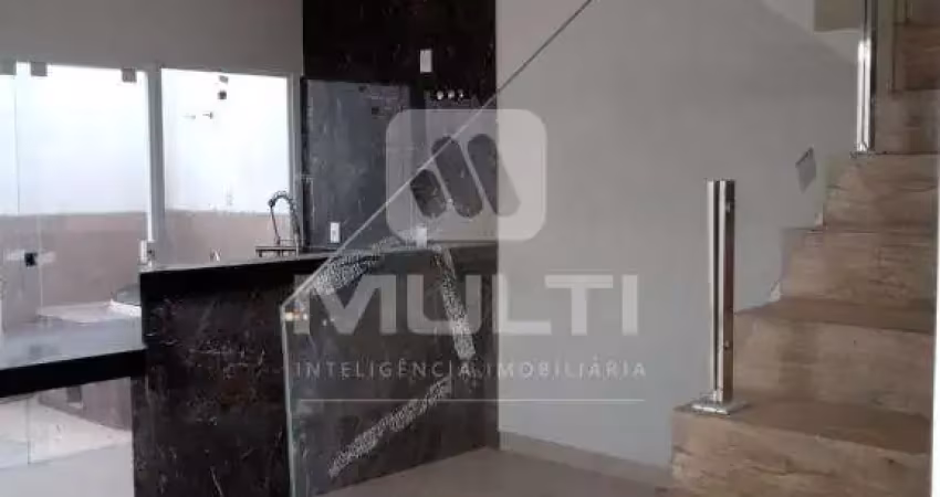 Casa com 3 quartos para alugar no Novo Mundo, Uberlândia 