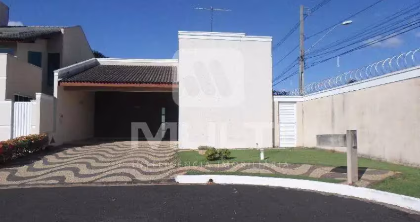 Casa em condomínio fechado com 3 quartos para alugar no Santa Mônica, Uberlândia 