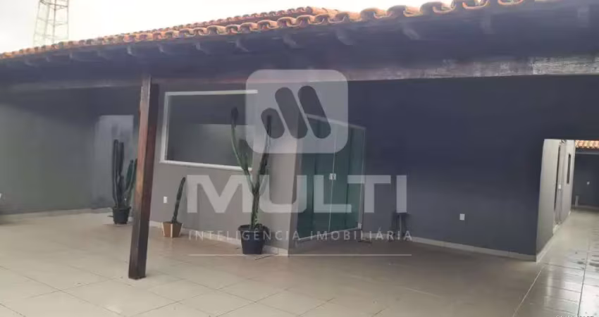 Casa com 3 quartos à venda em Laranjeiras, Uberlândia 