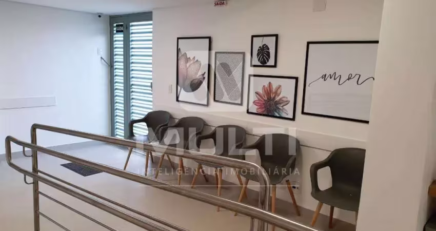 Casa comercial para alugar no Osvaldo Rezende, Uberlândia 