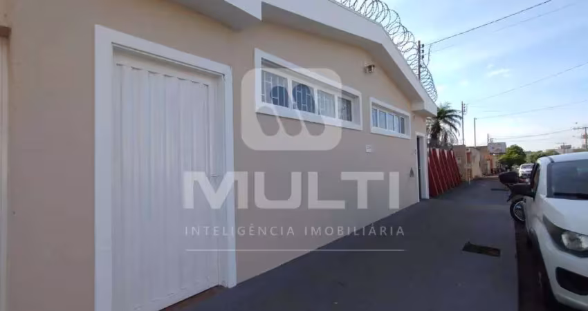 Casa comercial para alugar no Osvaldo Rezende, Uberlândia 