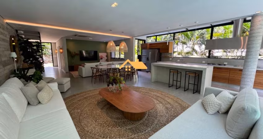 Venda de Casa em Condomínio de Luxo em Juquehy, São Sebastião-SP: 5 Quartos, 5 Suítes, 2 Salas, 5 Banheiros, 2 Vagas, 360m².