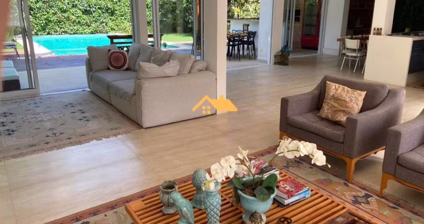 Imperdível casa de alto padrão em condomínio de luxo em Maresias, São Sebastião-SP: 4 quartos, 4 suítes, 3 salas, 4 banheiros, 3 vagas, 400m²!