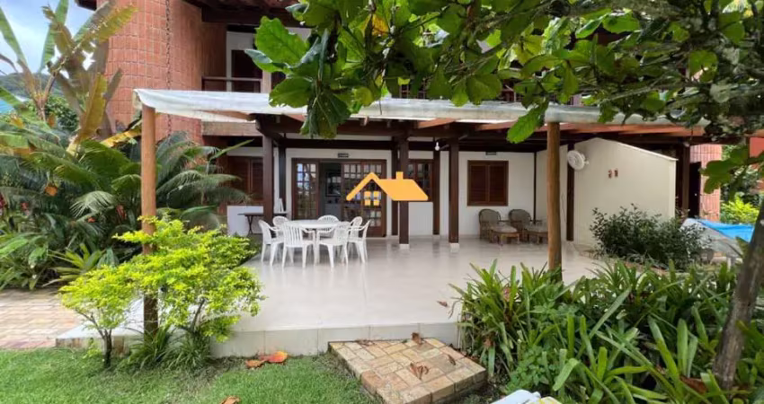 CASA NA PRAIA DE JUQUEHY FRENTE AO MAR