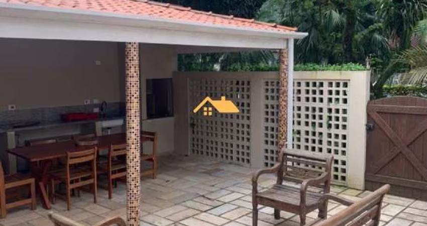 Espetacular Casa no Condomínio capitanias à Venda em Maresias, São Sebastião-SP - 3 Quartos, 3 Suítes, 2 Salas, 2 Banheiros, 3 Vagas - 120m².