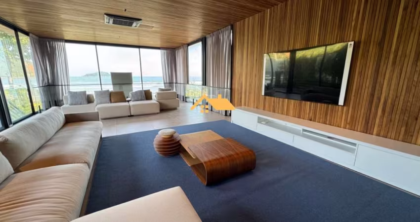 Casa em Condomínio de Luxo na Baleia, São Sebastião-SP: 6 Quartos, 6 Suítes, 3 Salas, 6 Banheiros, 3 Vagas e 400m² de Área. Venda ou Locação!