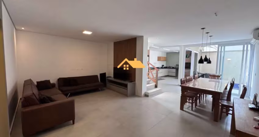 Casa de luxo em condomínio na cidade de São Sebastião-SP, Juquehy: 4 quartos, 4 suítes, 3 salas, 5 banheiros, 2 vagas, 200m².