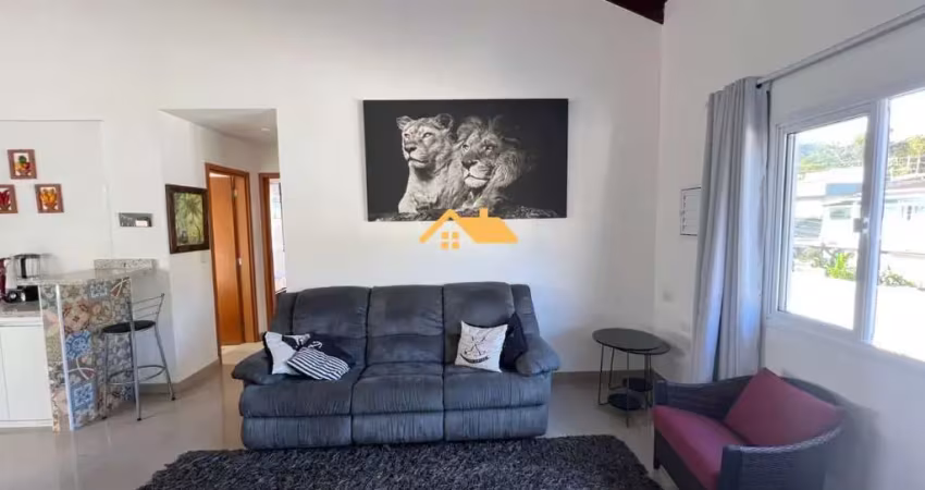 Casa a 300 metros da praia  em juquehy, escritura definitiva- são sebastião-sp: 2 quartos, 1 suíte, 1 sala, 2 banheiros, 3 vagas de garagem - 70m².