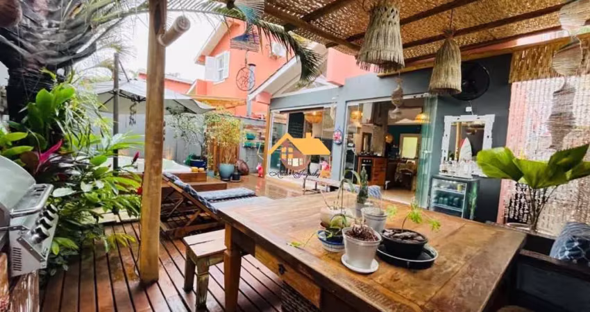Luxuosa Casa em Condomínio à Venda em Camburi, São Sebastião-SP  3 Quartos, 3 Suítes, 2 Salas, 3 Banheiros, 2 Vagas  107m².