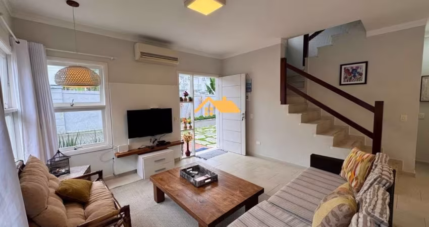 Locação anual em Juquehy, São Sebastião-SP: 3 Quartos, 3 Suítes, 2 Salas, 3 Banheiros, 2 Vagas de Garagem, 136m².