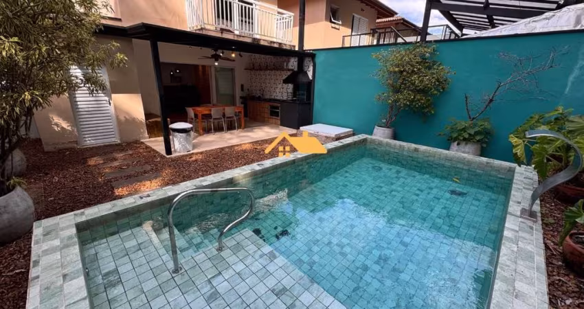 Casa em Condomínio Locacao Anual em Boiçucanga, São Sebastião-SP: 3 Quartos, 1 Suíte, 2 Salas, 2 Banheiros, 2 Vagas, 110m². Aluguel!