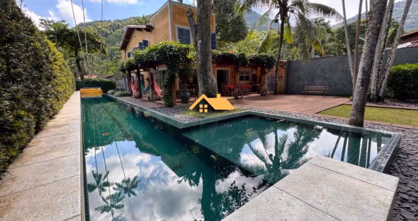 Casa de luxo em Maresias, São Sebastião-SP: 5 quartos, 5 suítes, 3 salas, 5 banheiros, 4 vagas de garagem, 200m² de área.