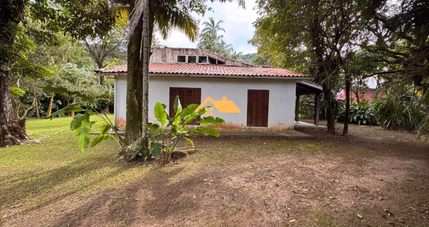 Casa Comercial à Venda em São Sebastião-SP, Paúba: 3 Quartos, 2 Suítes, 200m² - Oportunidade Imperdível!