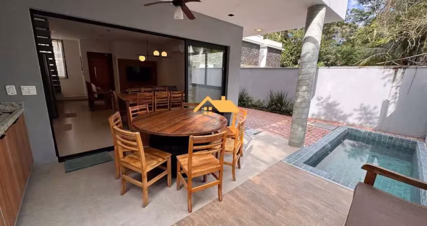 Aluguel de Casa em Condomínio em Maresias-SP: 3 Quartos, 3 Suítes, 2 Salas, 3 Banheiros, 2 Vagas de Garagem, 120m².