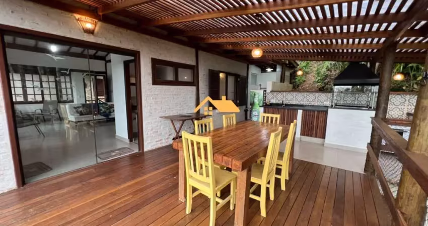 Casa com vista em condomínio  em juquehy, são sebastião-sp: 2 quartos, 2 suítes, 2 salas, 2 banheiros, 1 vaga, 110m².