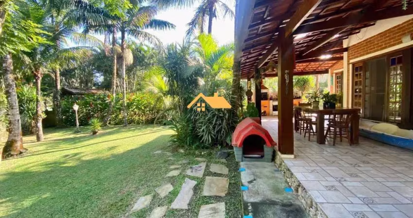 Imperdível casa de 4 quartos na praia de maresias - 1 suíte, 2 salas, 3 banheiros, 3 vagas - 180m² em são sebastião-sp