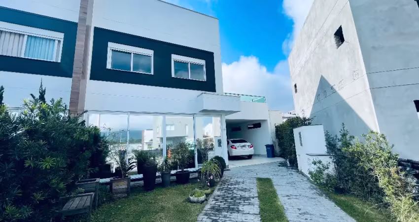 Excelente casa em condomínio fechado em balneário camboriú bairro da barra