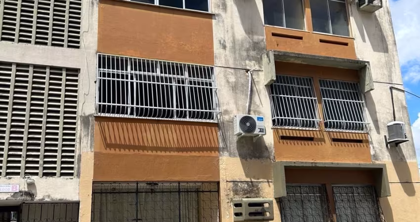 Apartamento na Avenida Fernandes Távora próximo ao North Shopping Jóquei 