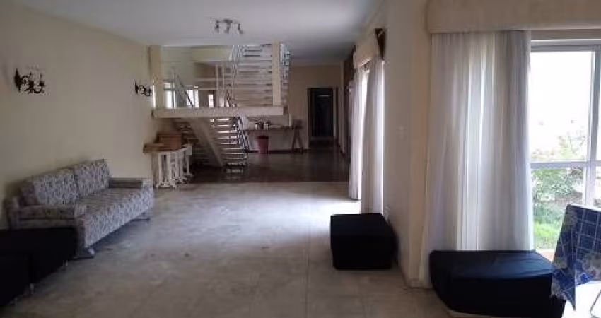 Sobrado para fins comerciais tem 473 m² com 4 quartos em Centro ideal para escritório/clinica/consultório/escola - Mogi das Cruzes