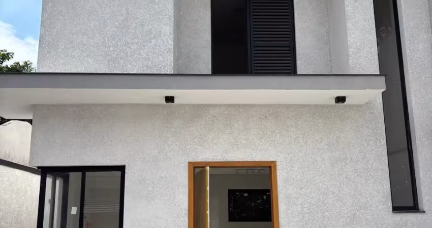 LINDA casa no Jd. Nathalie com 124 m² 3 dormitórios 1 suíte e ESPAÇO GOURMET