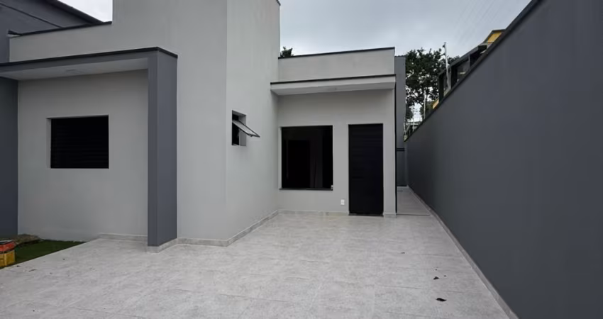 Linda casa térrea para venda em Cesar de Souza possui 80 m² com 3 quartos sendo 1 suíte