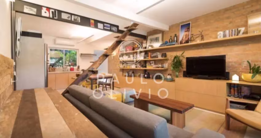 Imperdível! casa reformada com garagem no alto de pinheiros, próximo à praça panamericana e estação de metrô. 2 quartos, 3 salas, 2 banheiros, 1 vaga. área de 100m².