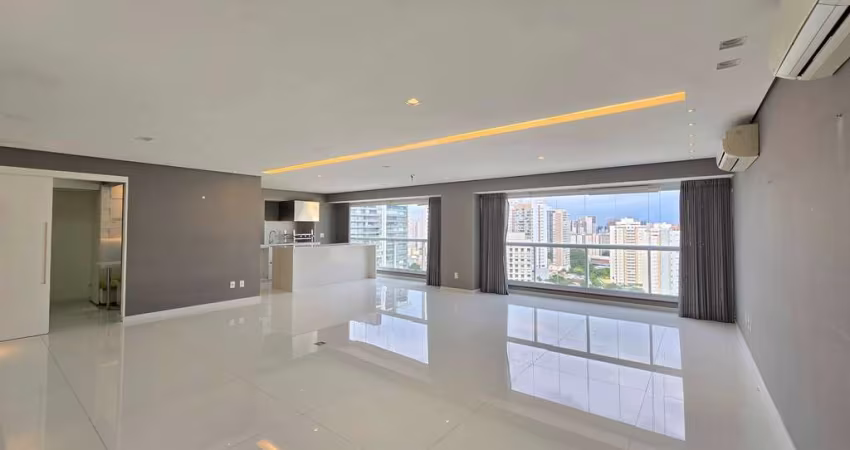 Apartamento de 161m² com 3 suítes e 3 vagas na rua Fábia, Vila Romana