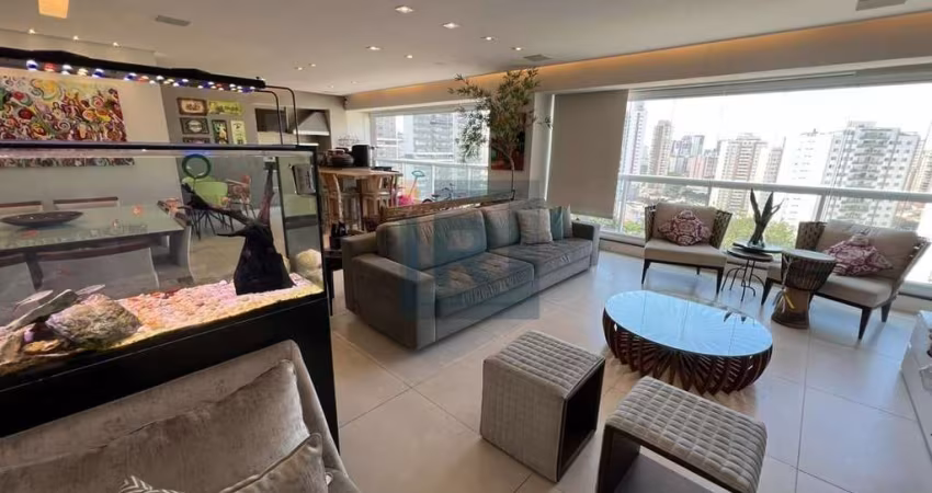 Apartamento de 161m² com 3 suítes e 3 vagas na rua Fábia, na Vila Romana