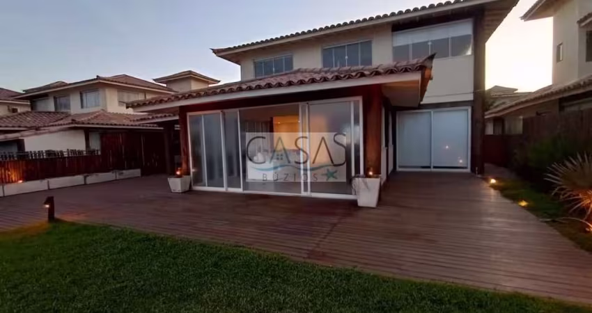 Casa 4 quartos pé na areia em Manguinhos Armação de Búzios