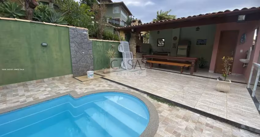 Ótima casa na Brava 4 quartos próxima ao centro de Búzios