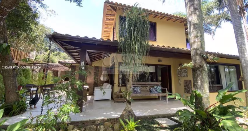 Excelente casa 5 suítes em condomínio no Centro de Búzios